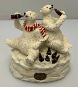 Vintage 1994 Coca-Cola Heritage Collection Polar Bears Bear Figurine 5 x 5.5