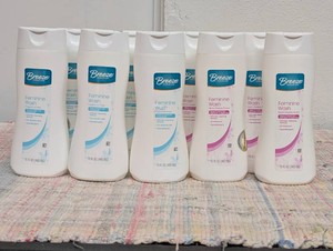 Set of 9 Breeze Feminine Wash Fragrance Free & Island Breeze Scent