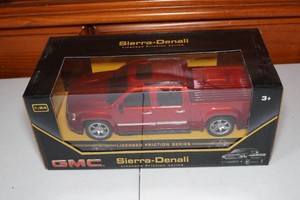 GMC Sierra-Denali 124 Scale Replica