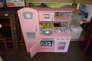 Pink Retro Style Play Kitchen