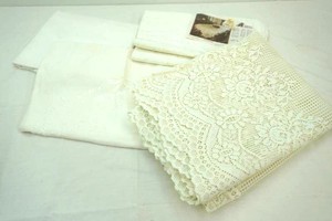 vintage table linens