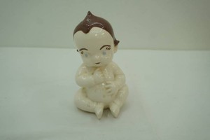 Vintage 1968 Ceramic Kewpie Doll figurine shaker