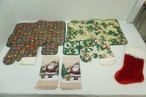 Vintage Christmas Dish Towels and Mats
