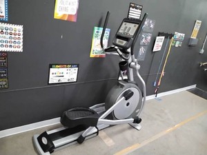 Matrix Elliptical Cross Trainer Commercial Cardio Machine with Console