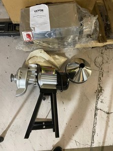 2 VEVOR Grain Grinders