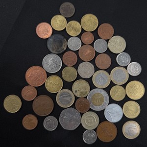 Large Mixed World Coin Lot  British �1 Coins, European & International Currency
