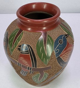 Reynaldo Quezada Mata Ortiz Pottery Vase  Signed Bird Motif Mexican Art Pot