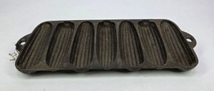 Vintage Cast Iron 7-Ear Cornbread Pan Corn Stick Mold