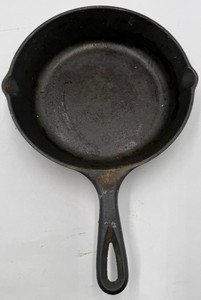 Lodge Round Cast Iron Skillet 