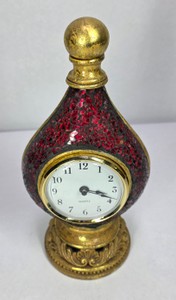 Red Mosaic Glass & Gold-Tone Decorative Quartz Table Clock