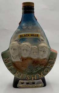 Jim Beam Mt. Rushmore Black Hills South Dakota Commemorative Decanter