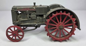 Vintage CASE Cast Metal Farm Toy Tractor with Red Spoked Wheels