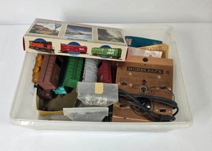Lot of Vintage HO Scale Model Train Cars Walthers Tank Cars Modelpack Transformer & Parts
