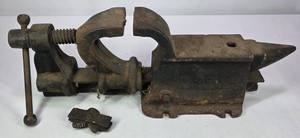 Antique 1914 C.E. Shields Rock Island Combination Bench Vise & Anvil with Pipe Jaws