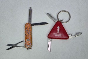 Lot of 2 Vintage Advertising Keychain Pocket Knives Winchester Hegemiers Inc.