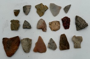 Lot of Native American Stone Arrowheads & Projectile Point Artifacts