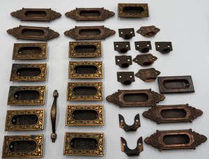 Lot of Vintage Ornate Brass & Bronze Tone Furniture Drawer Pulls Escutcheons Hardware