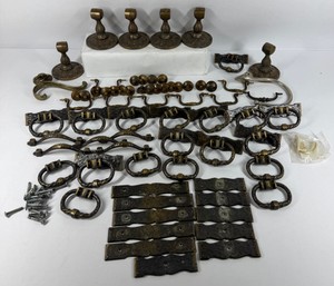 Large Lot of Vintage Brass Tone Furniture Drawer Pulls Handles Knobs & Hardware