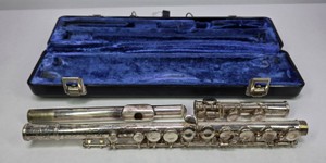 Vintage Selmer Bundy II Silver-Plated Flute with Original Hard Case