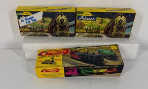 Vintage HO Scale Model Train Kits  Athearn & Roundhouse Old Timer Railroad Cars