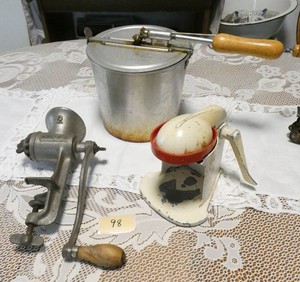 Vintage Popcorn popper, Manual juice press, small grinder