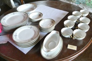Noritake Laureate china 38 pieces