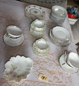 Lot of 29 Plates, 5 Finger Bowls, 4 cups and saucers, 5 scalloped bowls