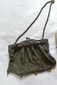 1920s flapper style silver mesh chainmail evening bag