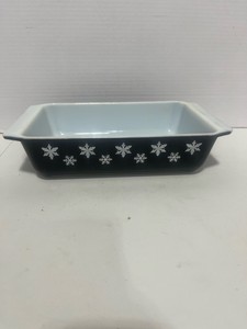 1950s Pyrex Snowflake Casserole Dish
