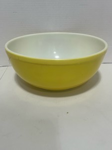 Vintage Pyrex 10 Yellow Mixing Bowl