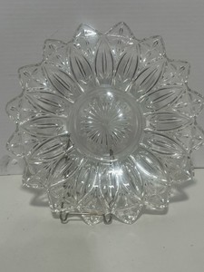 Stunning Vintage Federal Glass Petal Pattern Serving Plate