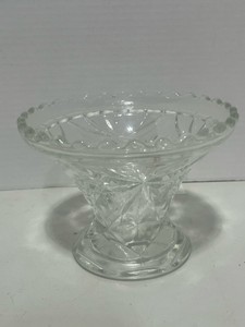 Vintage Anchor Hocking Early American Prescut Star and Fan Pattern Bowl