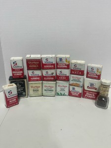 Ser of Vintage Spice Tins