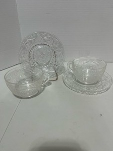 Set of 2 1940s Federal Glass Heritage Pattern Cup and Saucers