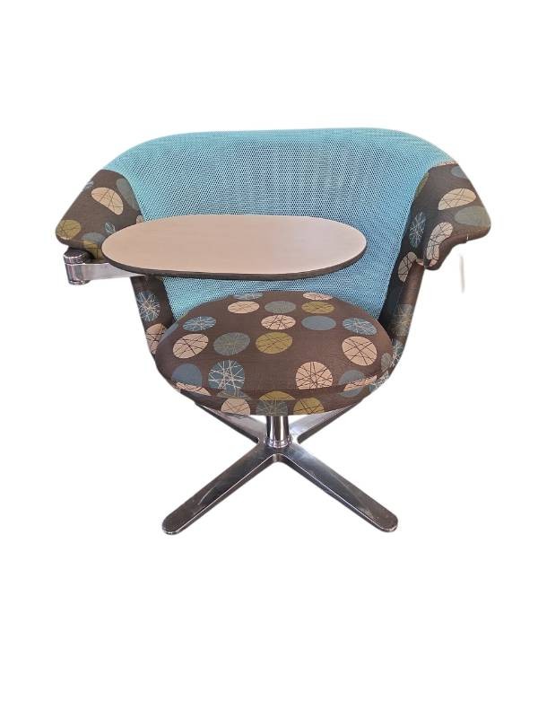Steelcase i2i Swivel lounge chair Retail $2600