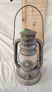 Dietz Kerosene Lantern, Good Condition, Solid Piece