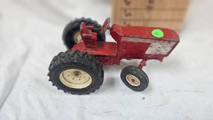Ertl Red International 45 116scale