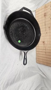 12 Lodge Cast Iron Pan