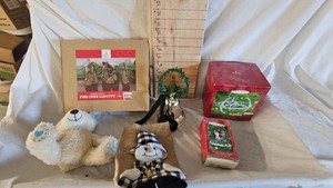 Pine Cone Nativity Scene, Hallmark Star Trek Collectors Ornament