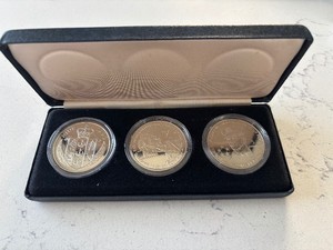 Niue $5 Dollar Commemorative Coins