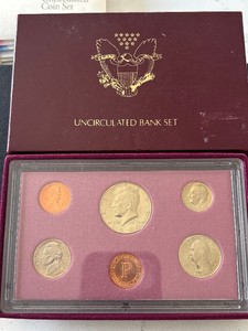 1990 Bank Set