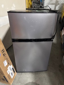 MiniDorm Size RefrigeratorFreezer 3.2 Cubic Foot