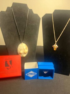 Vintage Jewelry Mixed Lot - 925 Pendant, Cameo Necklace & Victoria Wieck Ring