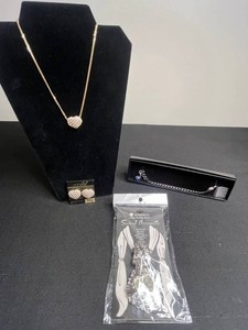 Costume Jewelry - Vonelle, Howards & Mixed Accessories 4-Piece Mixed Lot