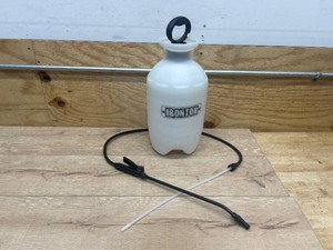 Ironton Portable Poly Sprayer, 1 Gallon, 45 PSI, Adjustable Nozzle, Anti-Clog Filter