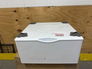 27 Pedestal (2019) Home Appliances Accessories - WE402NWA3 Msrp $259