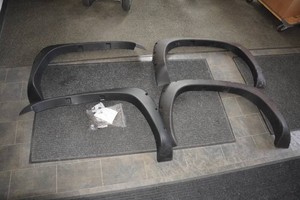 2003 Chevy Silverado Fender Flares and Bolts