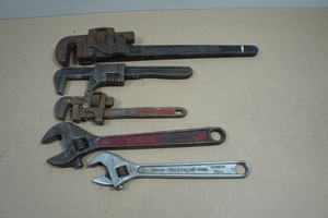 Adjustable Pipe Wrenches