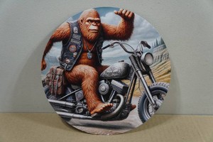 Novelty Metal Sign - Squatch