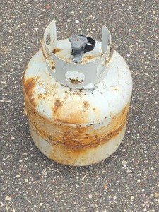 propane tank 20lb less than 14 full